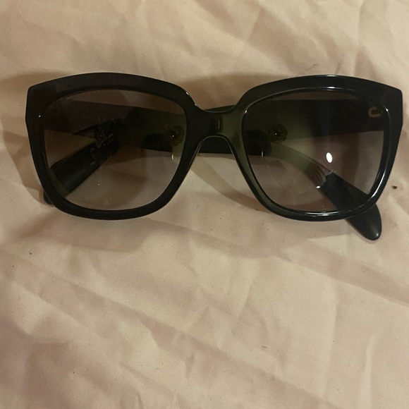 Preloved  PRADA Black  sunglasses (non prescription)with  it’s original case - Picture 9 of 11